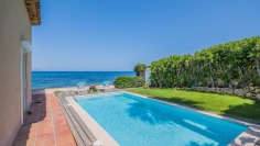 Unique waterfront villa with direct sea access – A rare opportunity on the Gulf of Saint-Tropez