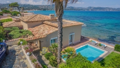 Unique waterfront villa with direct sea access – A rare opportunity on the Gulf of Saint-Tropez