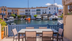 Fully  renovated townhouse in Port Grimaud with 16m private boat mooring