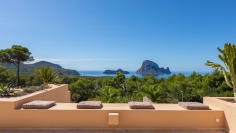 Luxe appartement met enorm terras met spectaculair uitzicht op Es Vedra