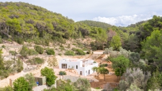 Stunning Fully Renovated Ibiza finca with panoramic Valley Views near Santa Eulària