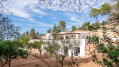 Stunning Fully Renovated Ibiza finca with panoramic Valley Views near Santa Eulària