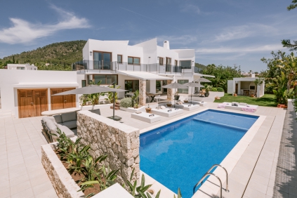 Luxe moderne villa met veel privacy en comfort dichtbij het strand en Ibiza stad