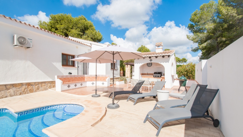 Luxury Mediterranean villa in a prime Moraira location at an exceptional Price!