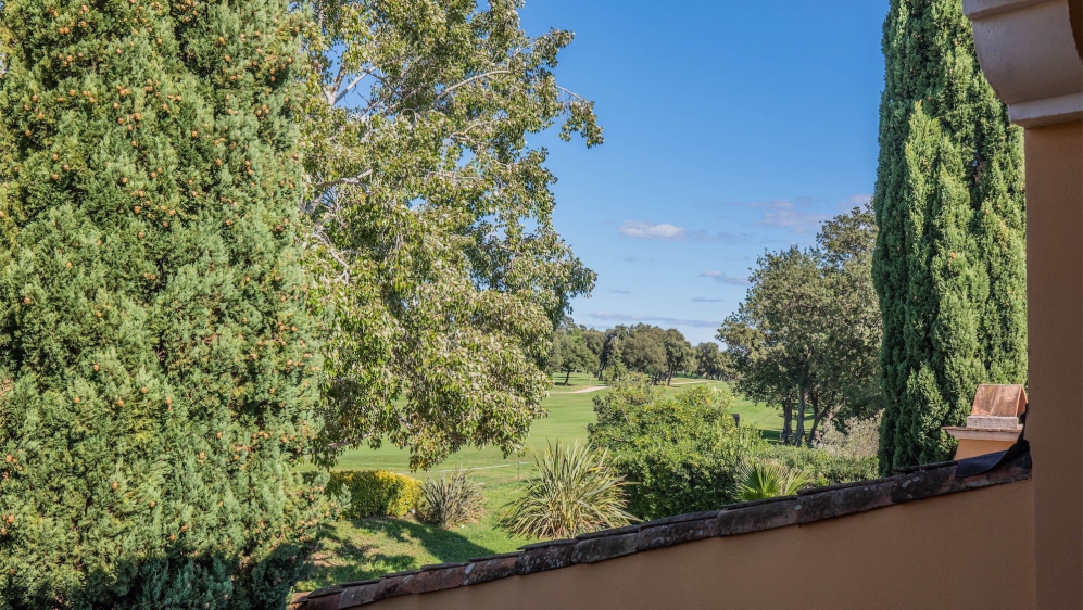 Schitterende villa met prachtig uitzicht in zeer goed beveiligd domein met privé strand, caretaker en golf