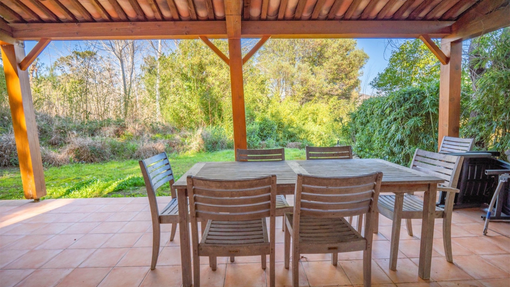 Sfeervol Provençaals huis in een veilig domein nabij het strand voor interessante prijs!