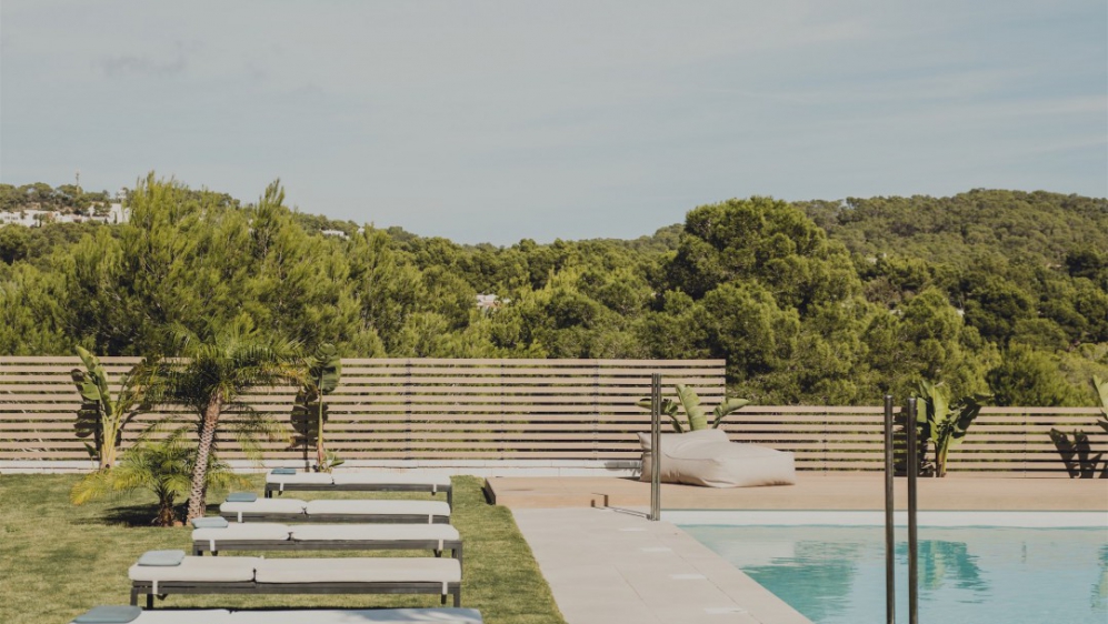 Schitterende nieuwbouw Ibiza villa op 200 meter van het strand van Cala Tarida