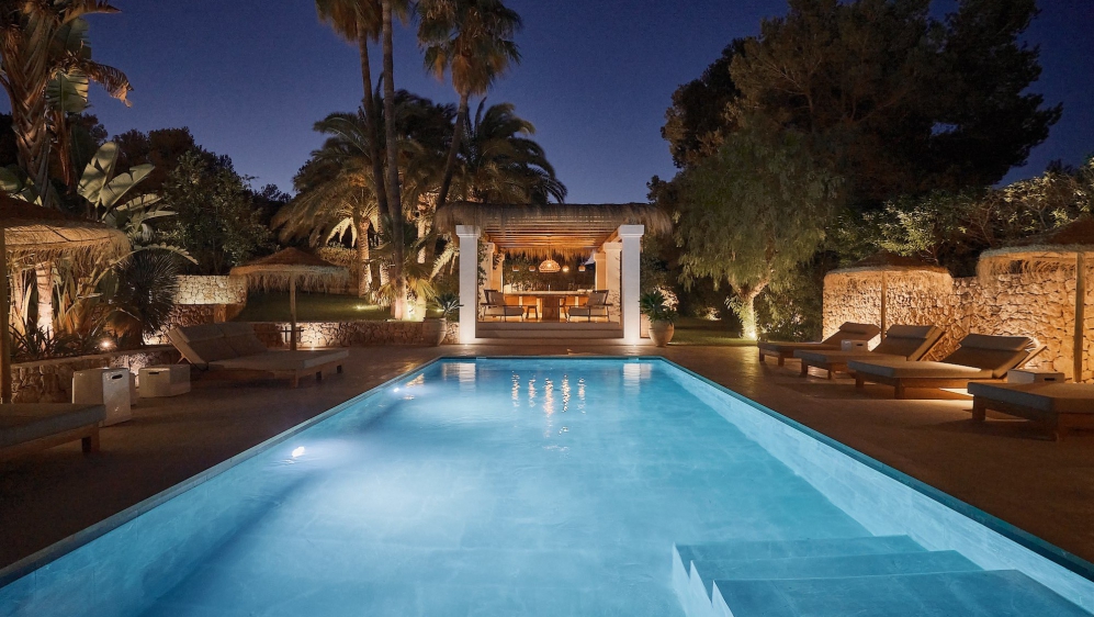 Schitterende Bohemian Chic Ibiza-stijl villa met apart gastenverblijf en verhuurlicentie