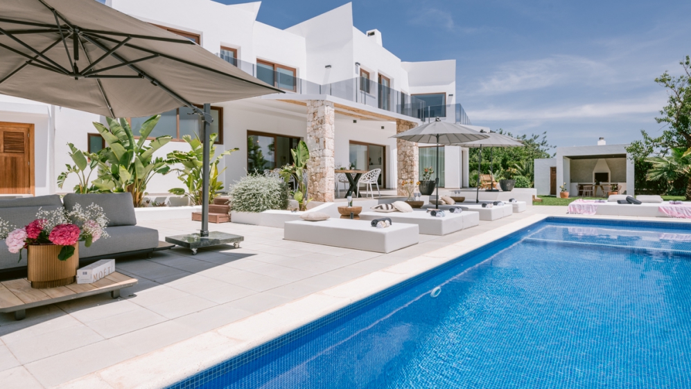 Luxe moderne villa met veel privacy en comfort dichtbij het strand en Ibiza stad