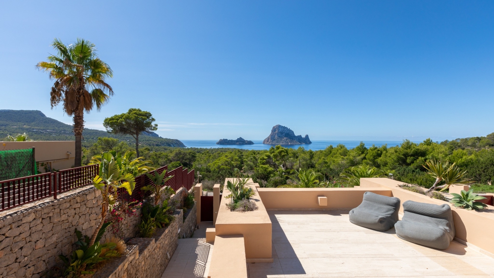 Luxe appartement met enorm terras met spectaculair uitzicht op Es Vedra