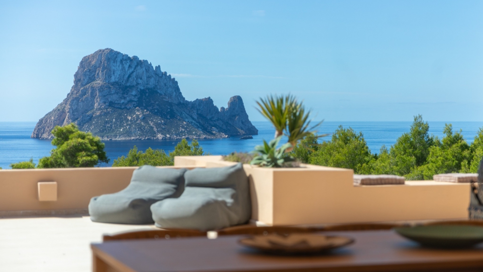 Luxe appartement met enorm terras met spectaculair uitzicht op Es Vedra