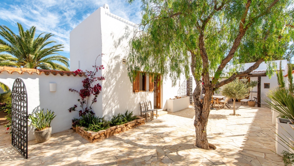 Stunning and key-ready Mediterranean Villa for Sale close tot the beach on Ibiza’s West Coast